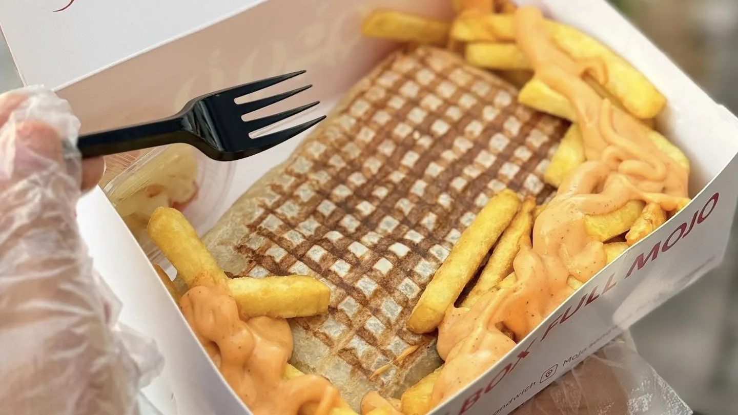 موجو ساندوتش Mojo Sandwich