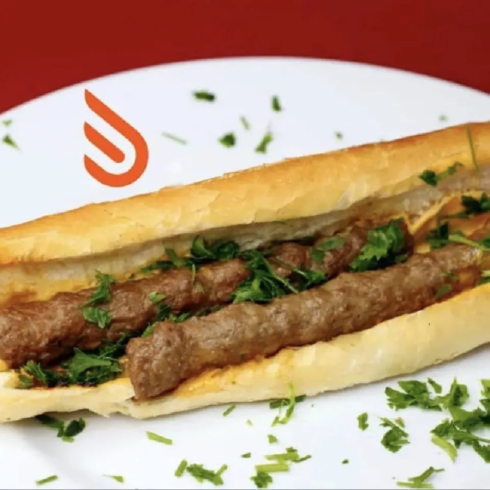 ساندوتش كباب لحم دبل - خبزة